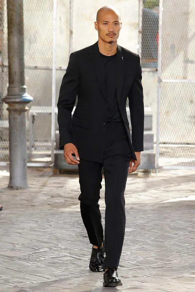 Look 8